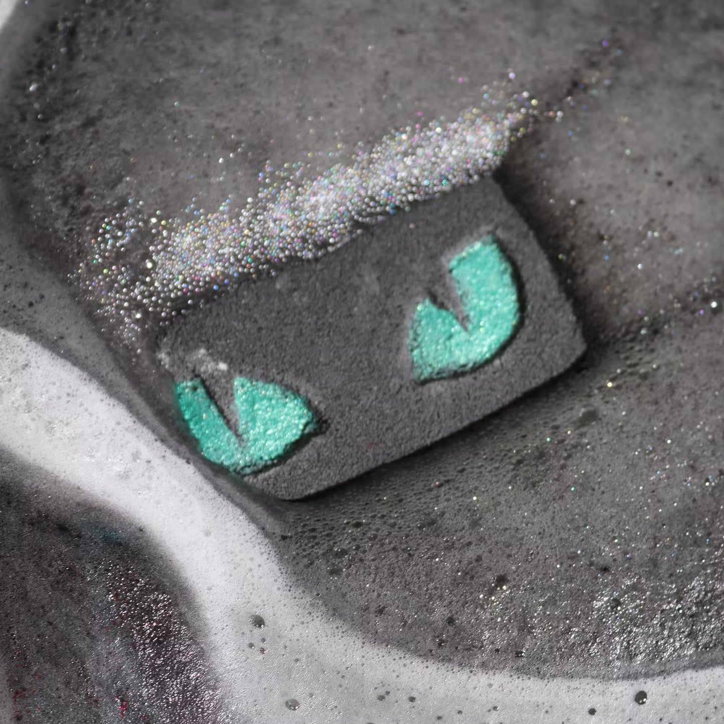 Cats Eyes Halloween Bath Bomb